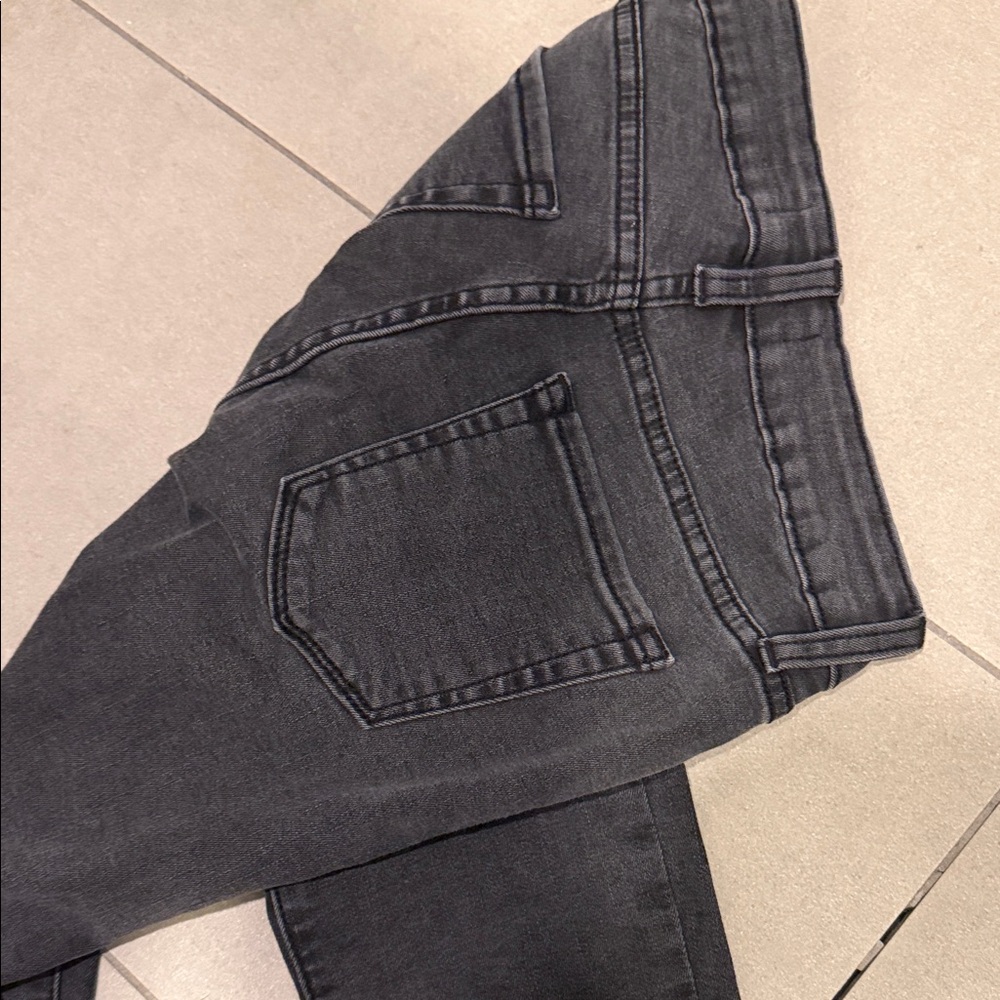 Black High-Rise Skinny Jeans with Frayed Ankles - Picture 3 of 4